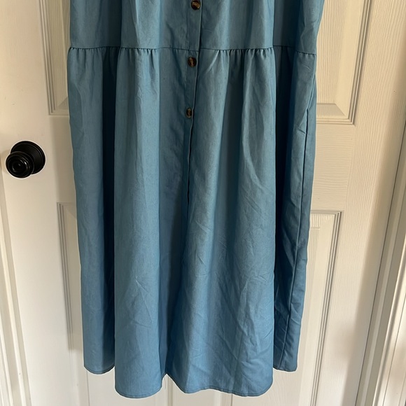 Dress - Picture 3 of 9